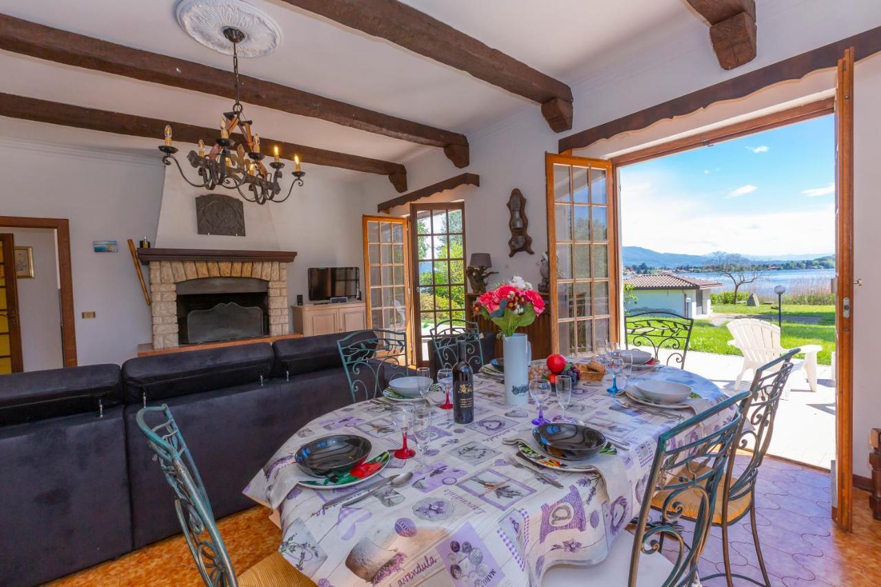 Villa Martine Au Bord Du Lac - Happy Rentals Cadrezzate Exteriör bild