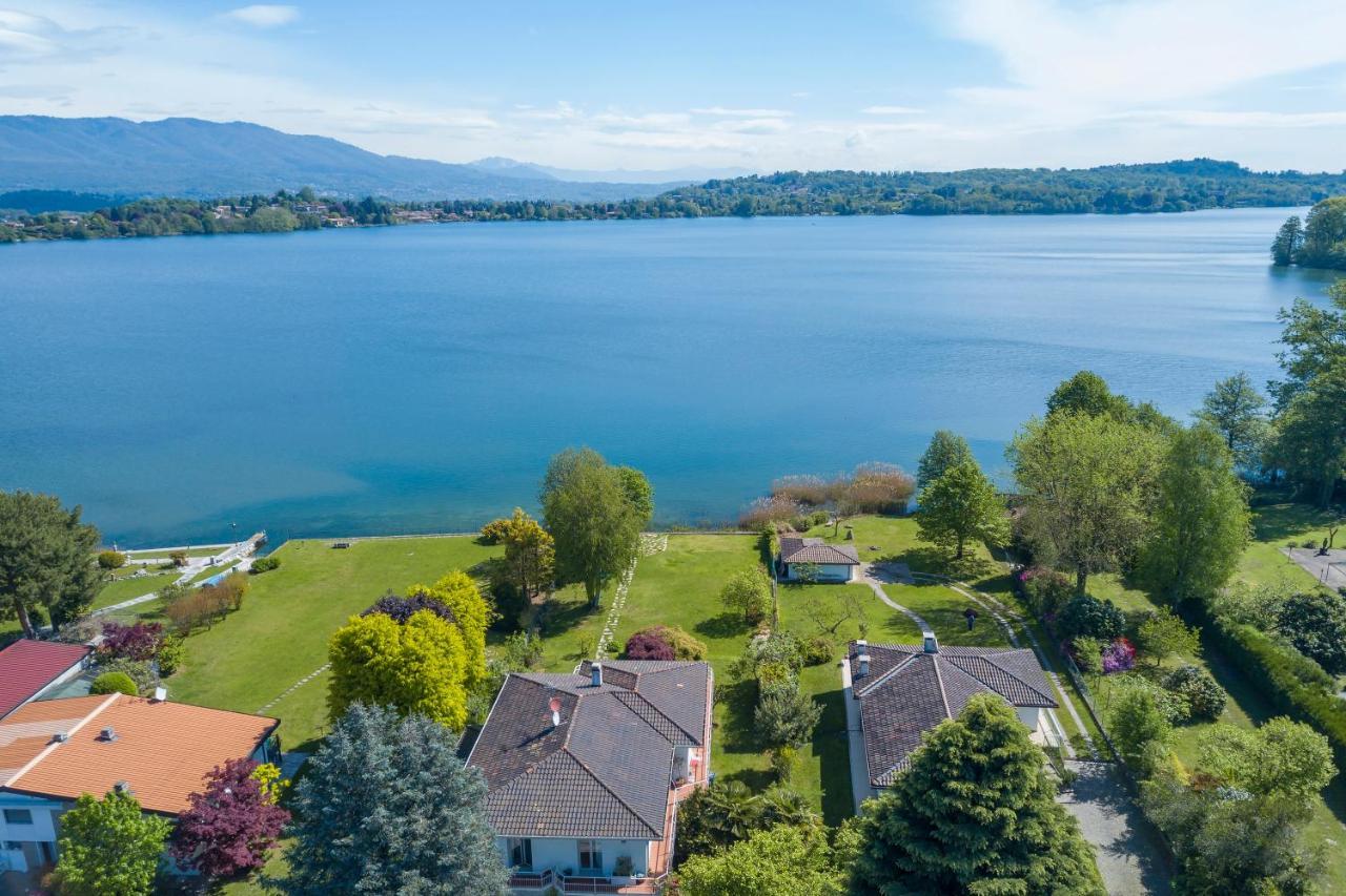 Villa Martine Au Bord Du Lac - Happy Rentals Cadrezzate Exteriör bild