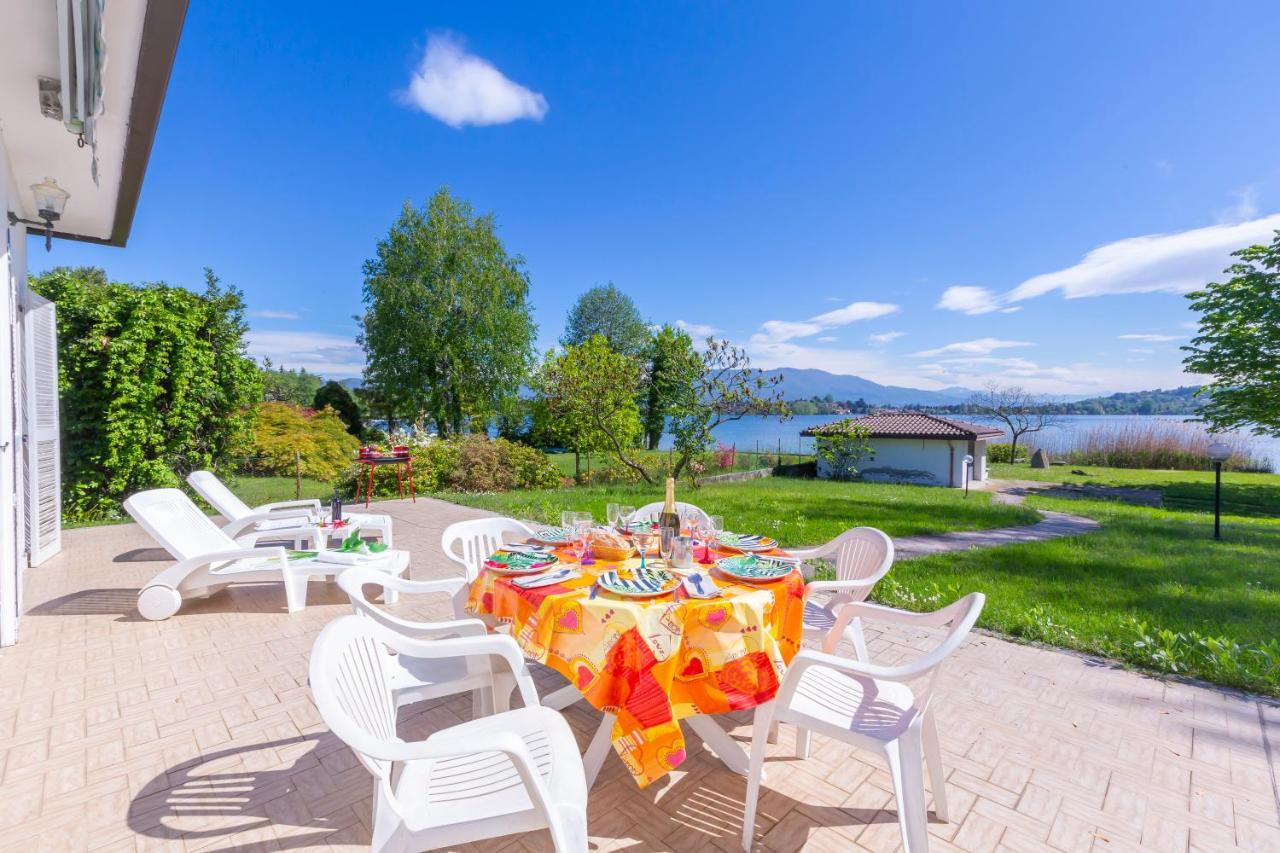 Villa Martine Au Bord Du Lac - Happy Rentals Cadrezzate Exteriör bild
