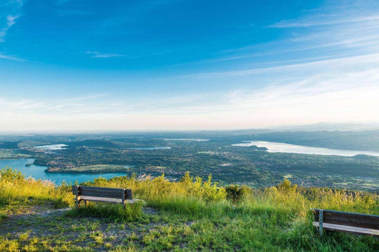 Villa Martine Au Bord Du Lac - Happy Rentals Cadrezzate Exteriör bild