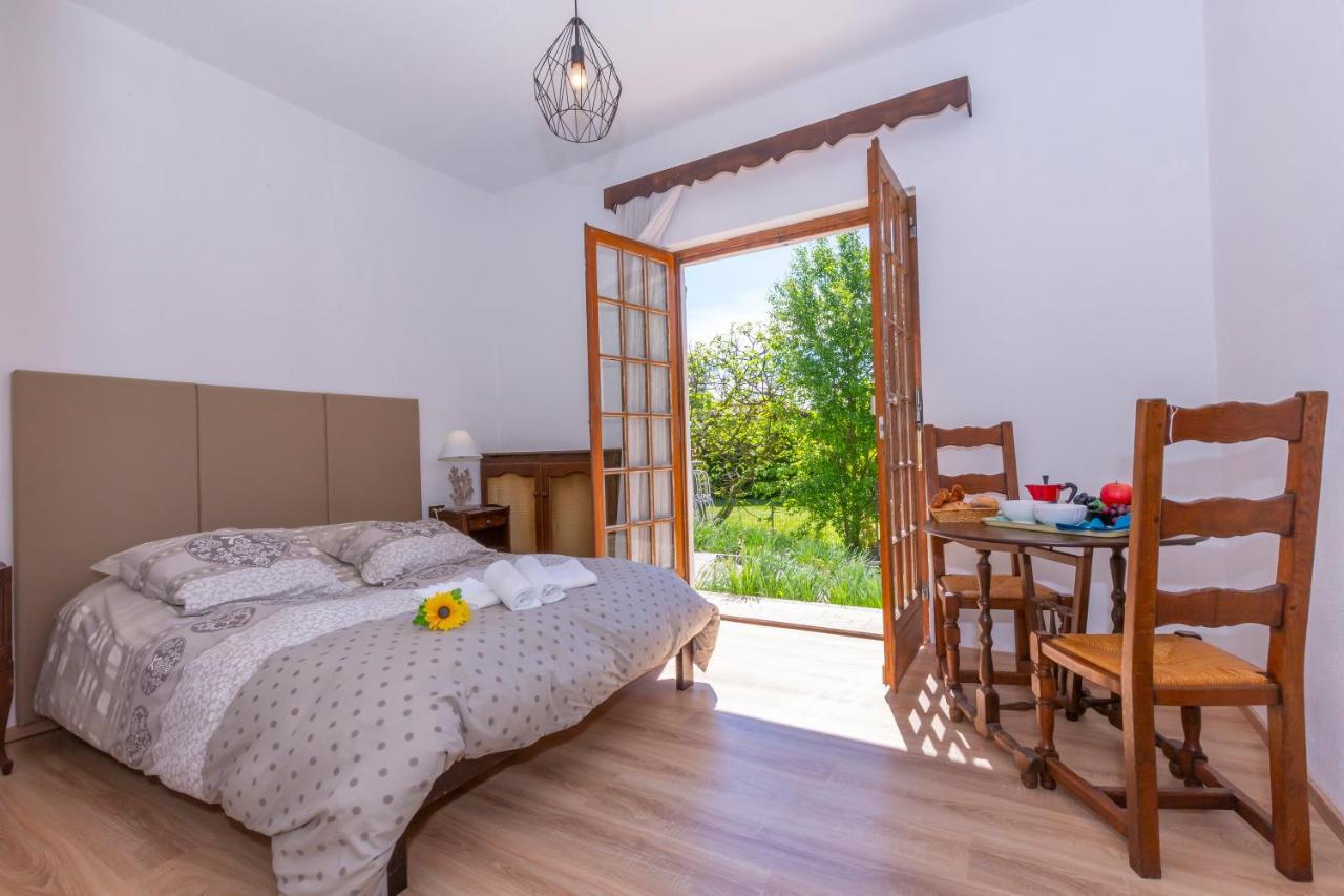 Villa Martine Au Bord Du Lac - Happy Rentals Cadrezzate Exteriör bild
